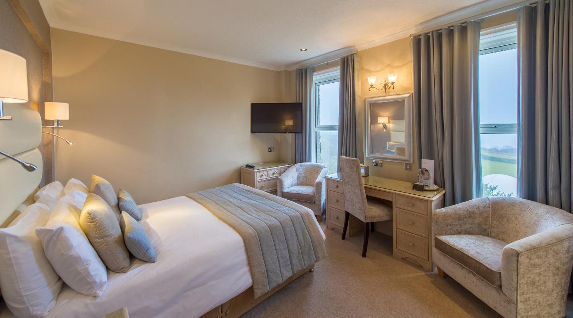 The Carlyon Bay Hotel And Spa St Austell Exterior photo
